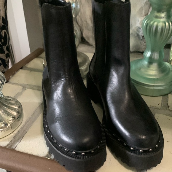 Vince Camuto Meendey Chelsea Boot black 6.5 - Picture 2 of 9